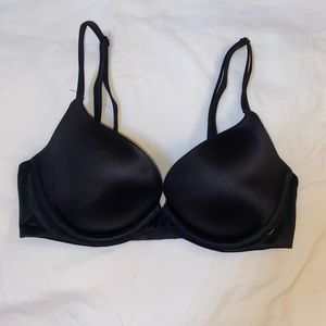 Victoria’s Secret lightly lined plunge